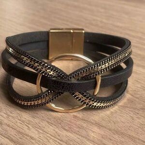 Chic Black and Gold Bracelet